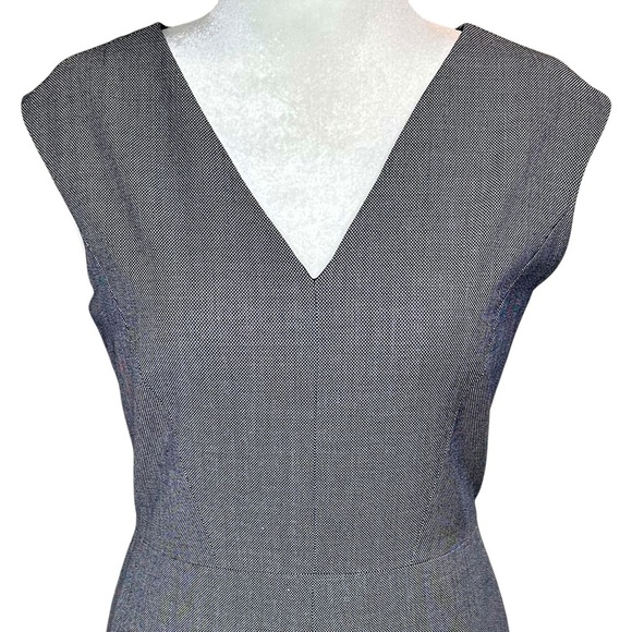 Brooks Brothers Explorer V-Neck Sheath Size 10 - Picture 2 of 9